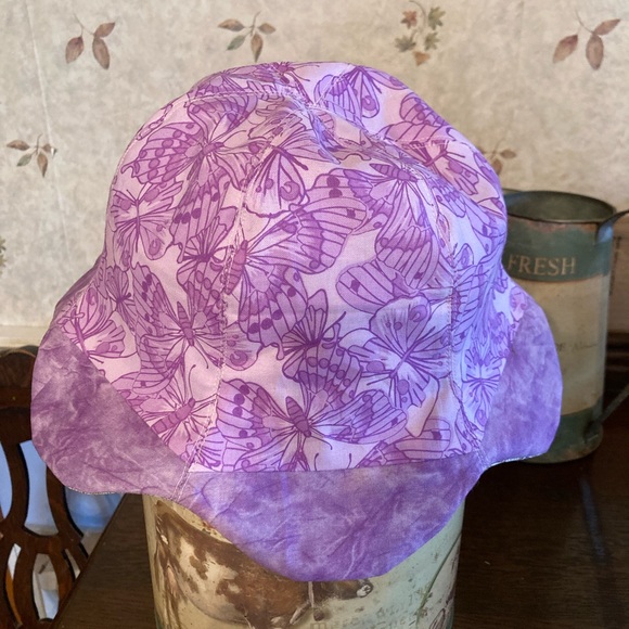 Adult and children’s tulip and bucket hats. - Picture 2 of 7